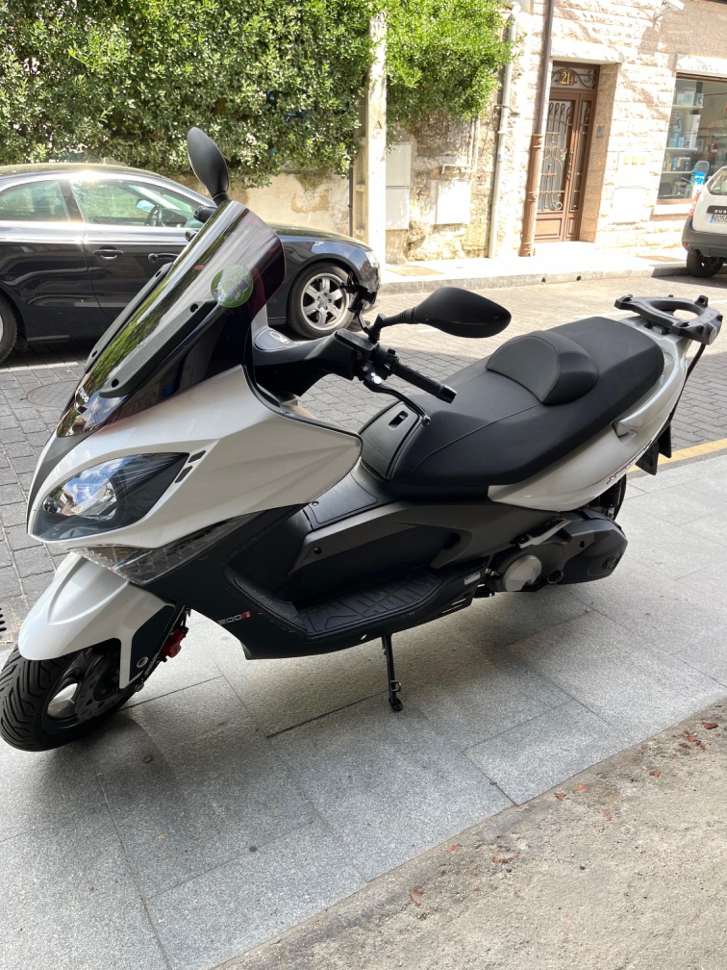 Foto 2 de Kymco Xciting 500R