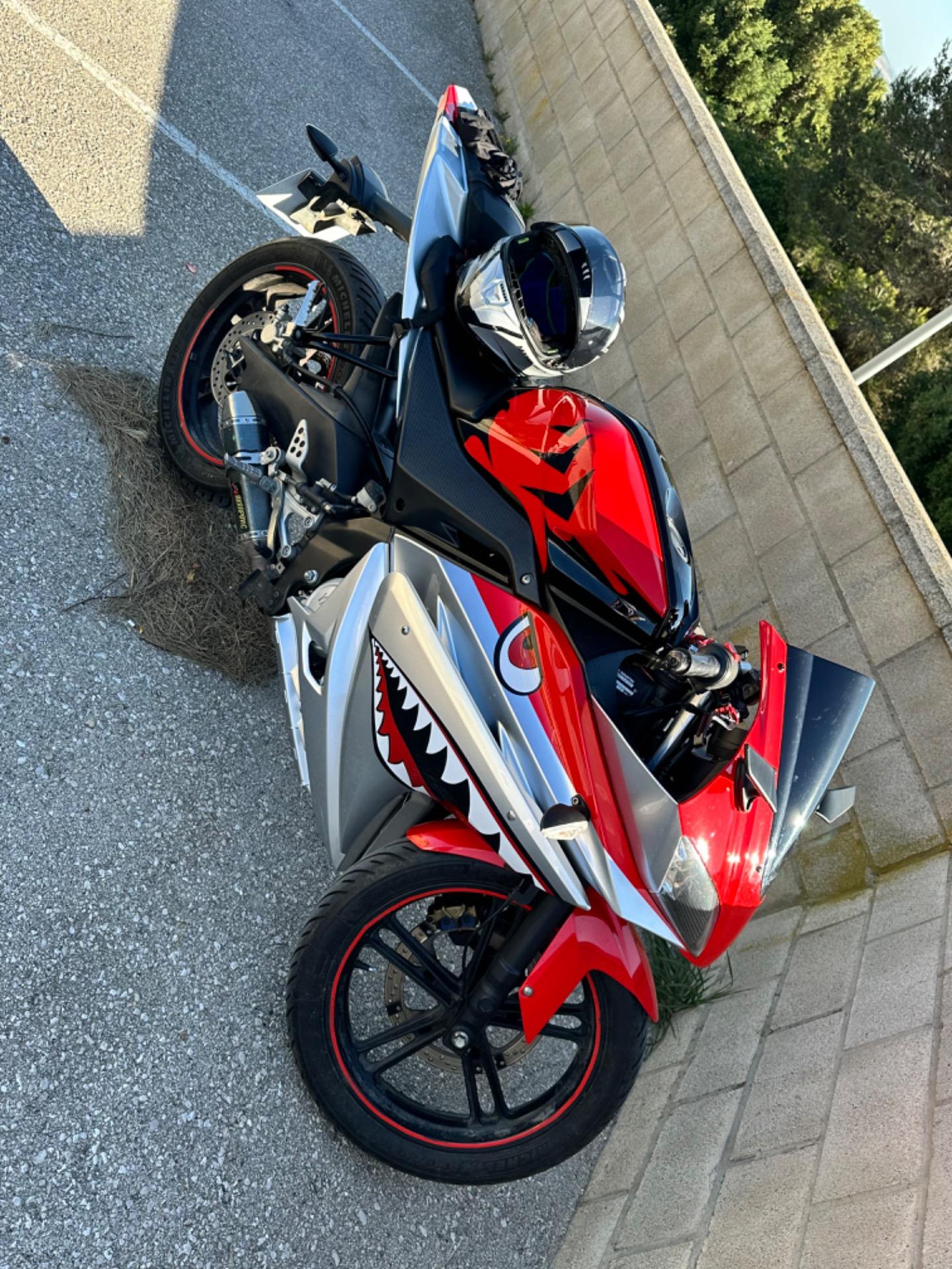 Foto de Yamaha yzf r125