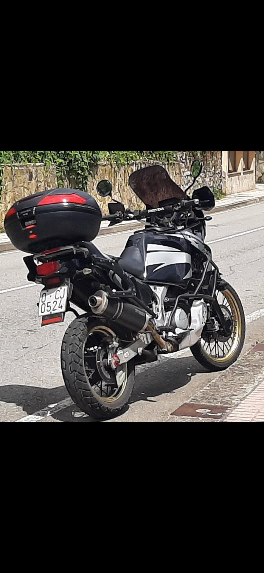 Foto de Moto honda africa twin 750