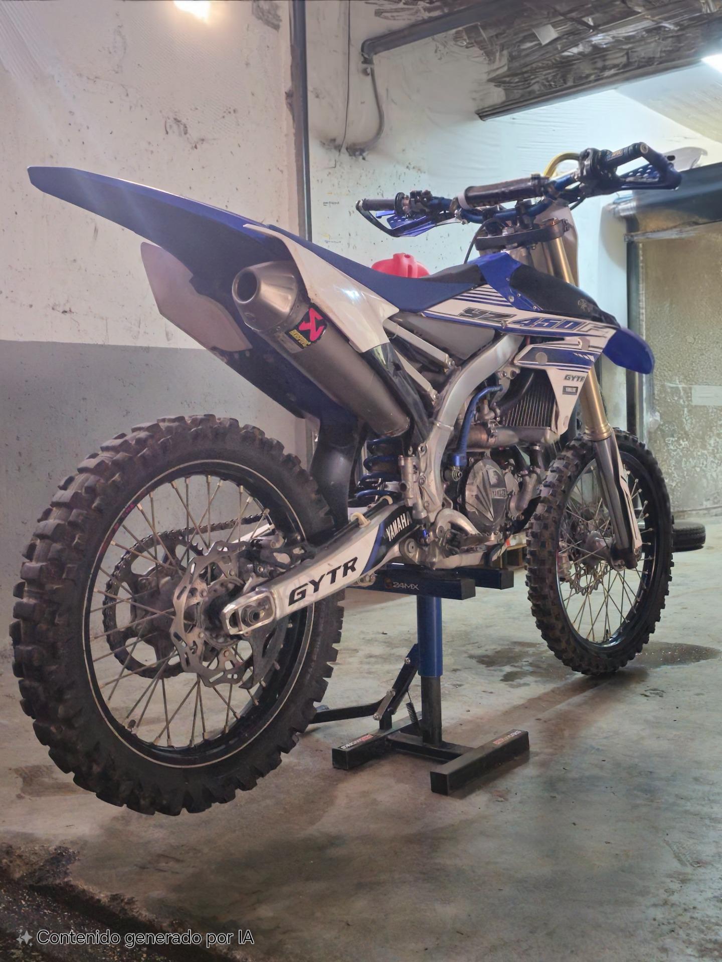 Foto de Yamaha YZ450F del 2016 