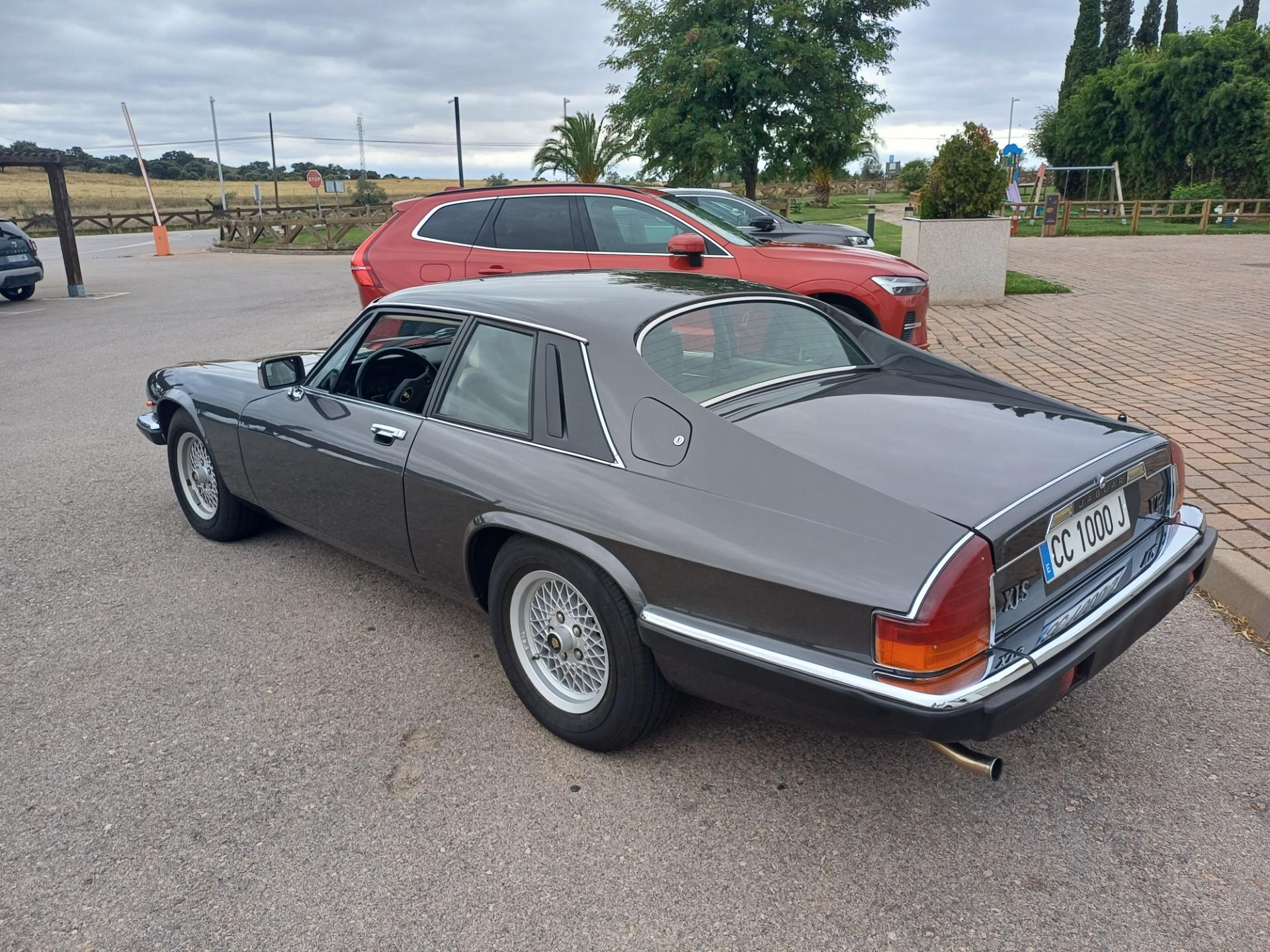 Foto 3 de Coche clasico jaguar xjs v12