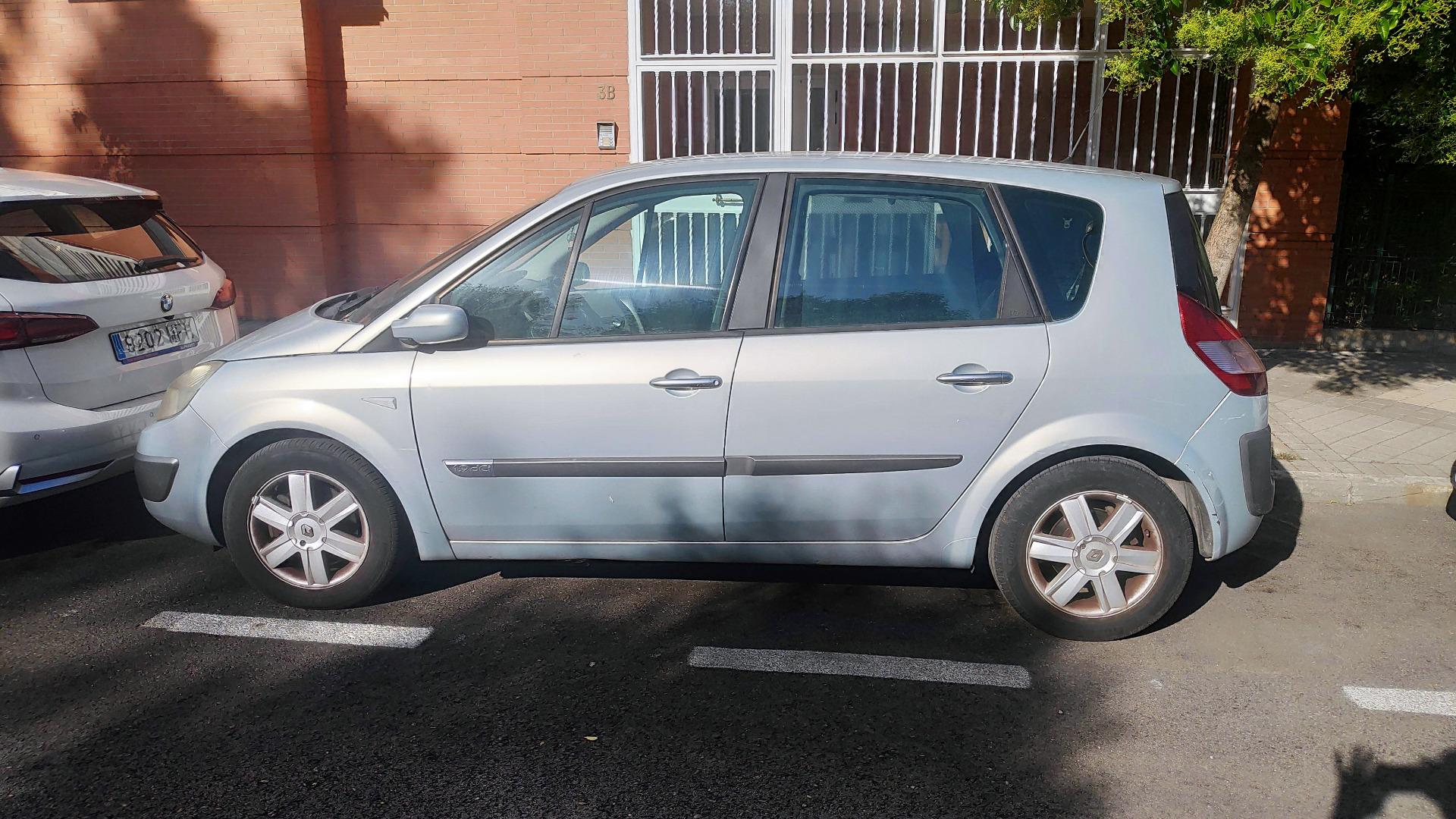 Foto de Renault Megane Scenic 1.9 dCi 2004