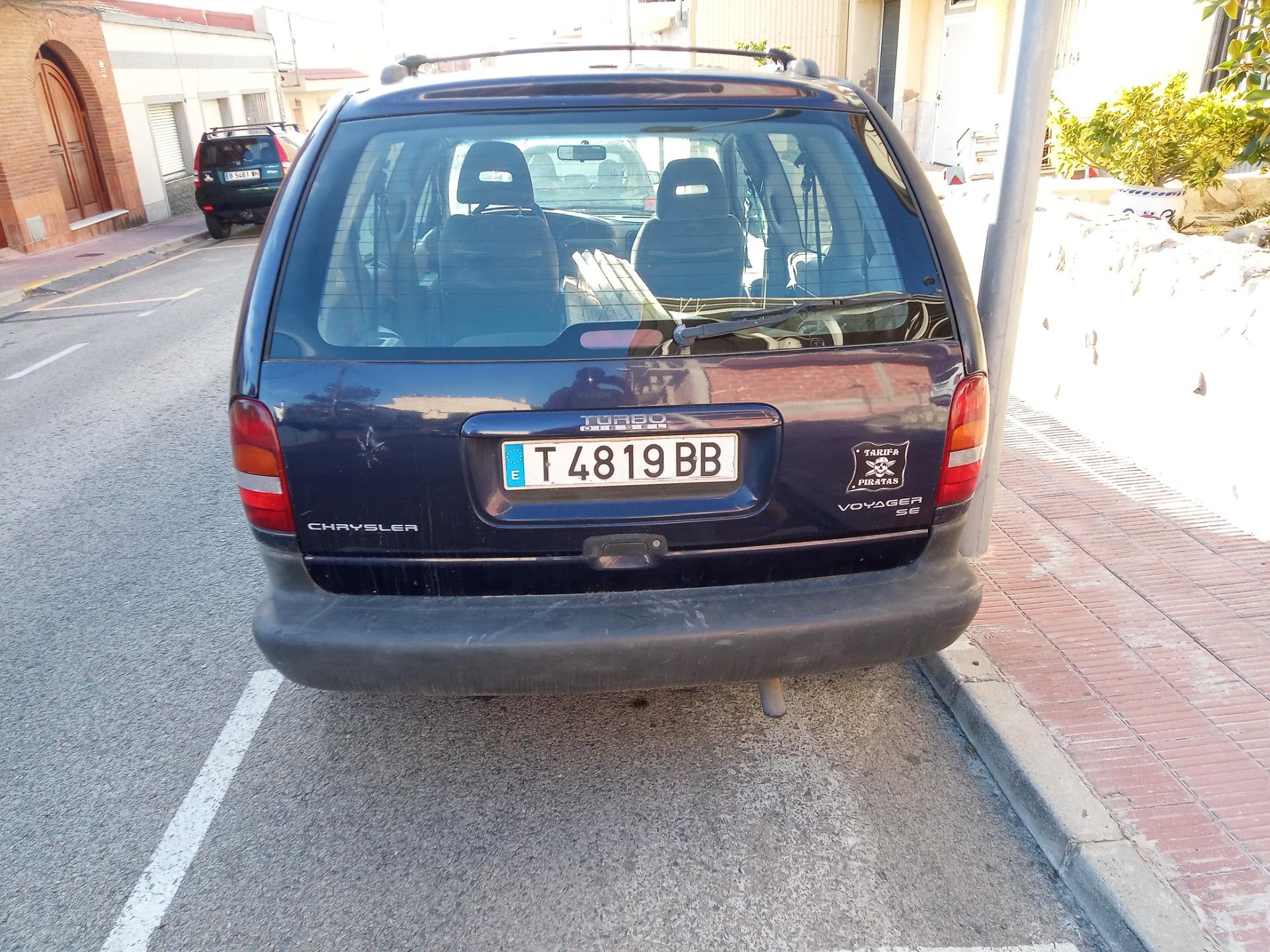 Foto 2 de Chrysler Voyager 2500 td 1999 en buen estado 