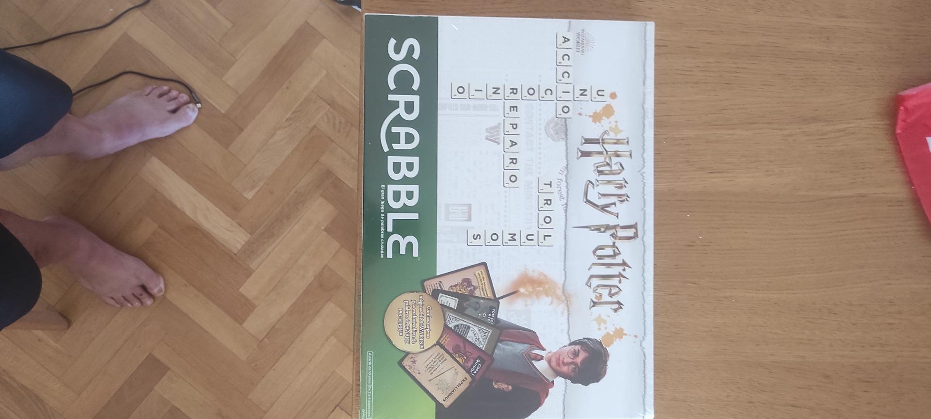 Foto de Juego de mesa Scrabble de Harry Potter Mattel precintado  el plástico intacto.