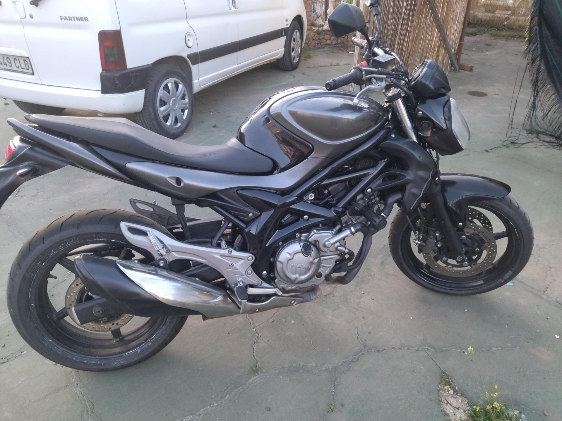 Foto de suzuki gladius 650 año 2011 49.000km