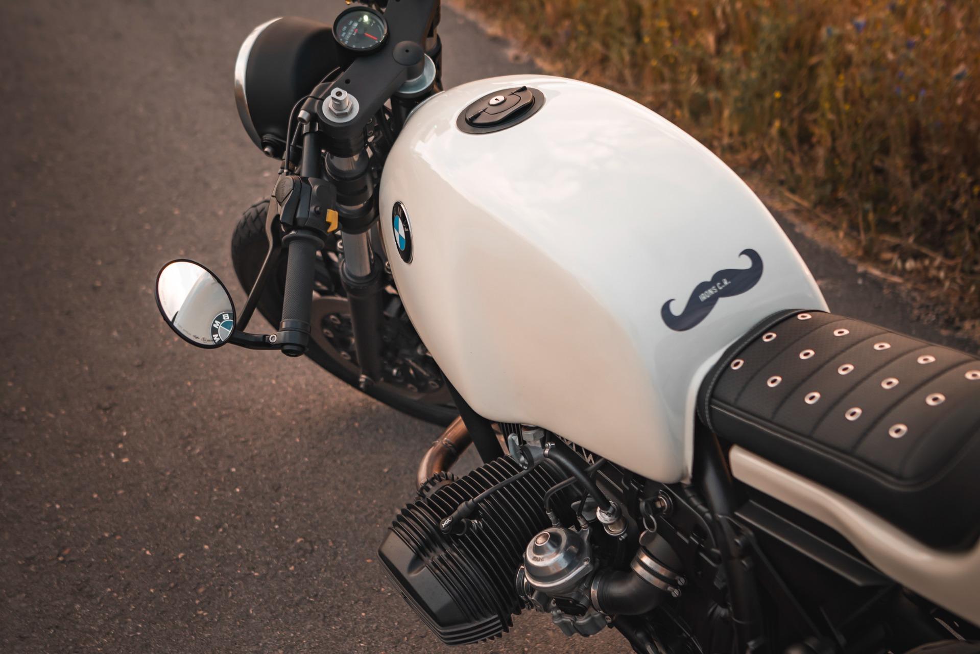 Foto de moto BMW R 65 cafe racer