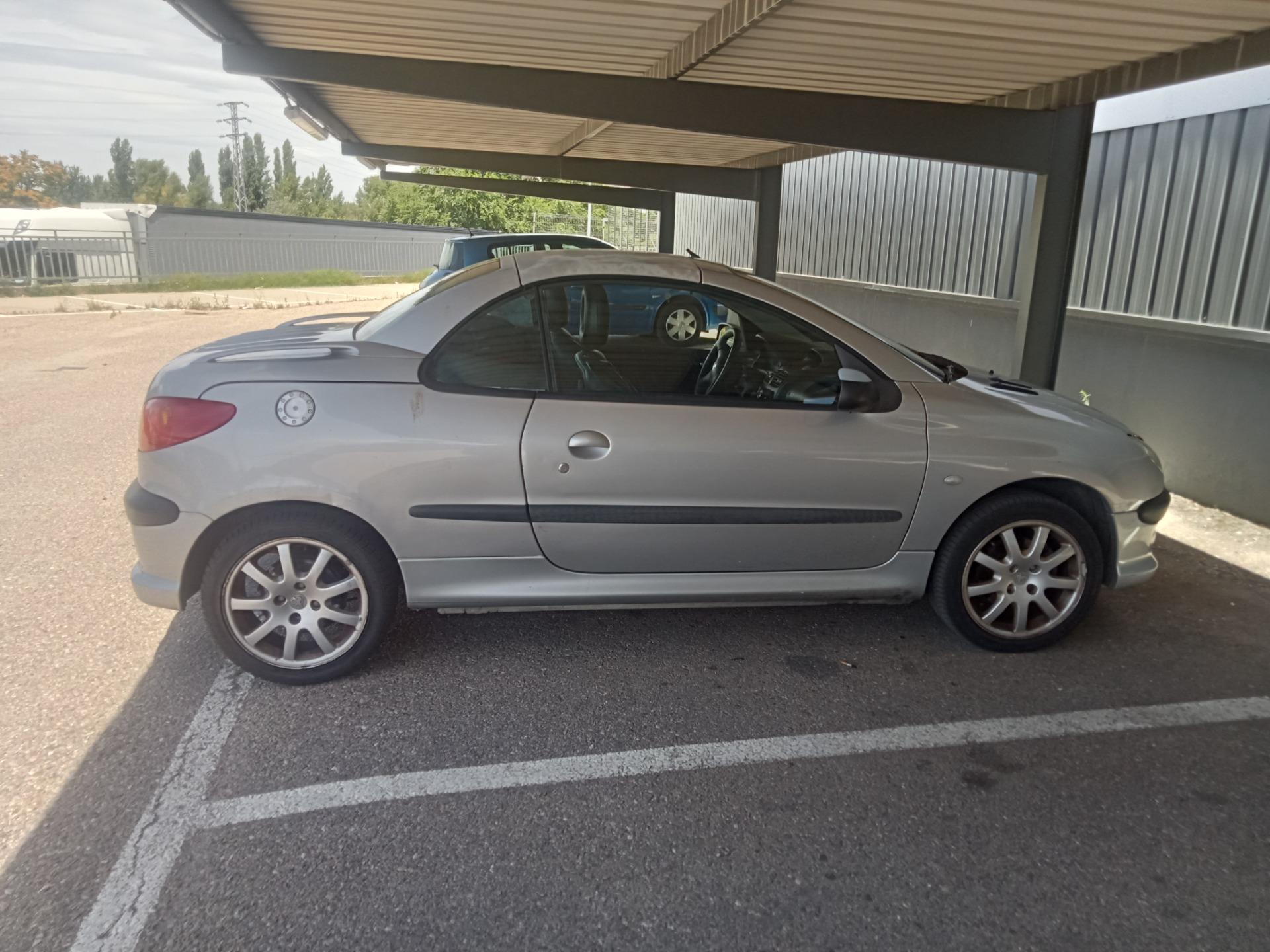 Foto 2 de Coche Peugeot 206 cc cabrio