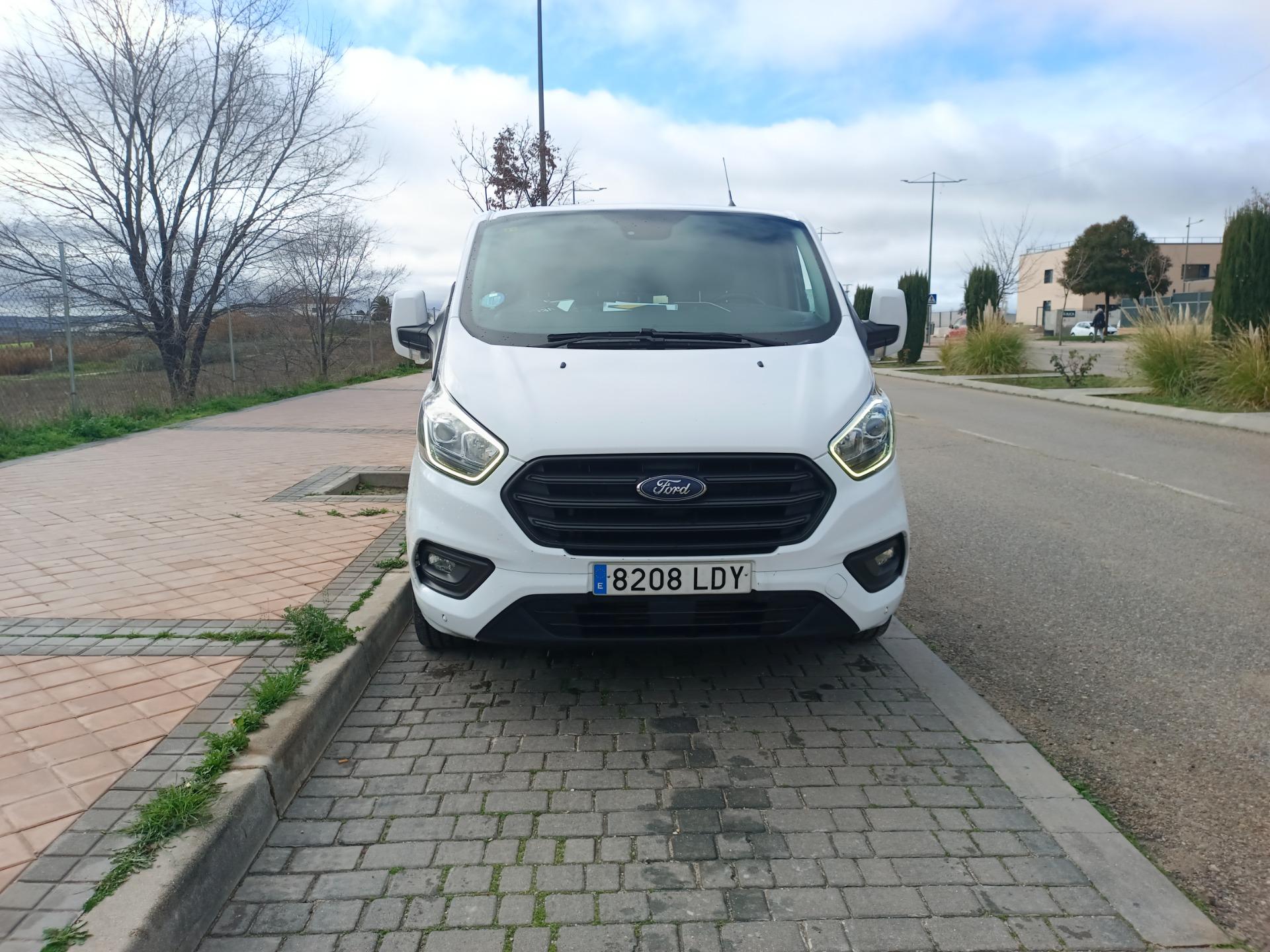 Foto 6 de Furgoneta Ford Transit custom hybrid diesel 