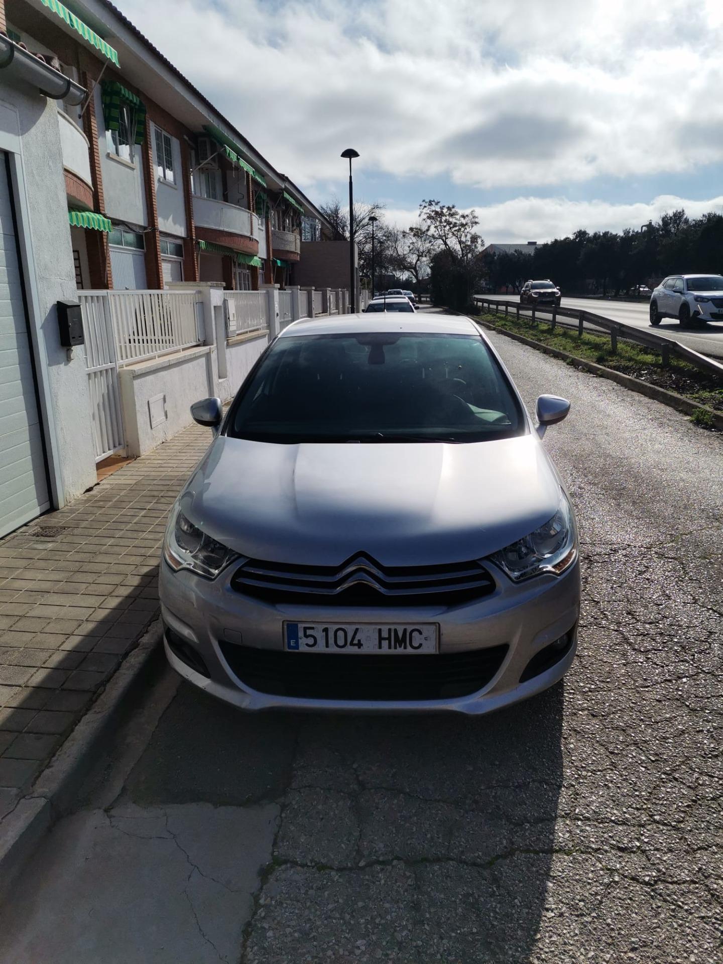 Foto 3 de Citroen C4, 2012; 75000km. 110cv. 5plzs