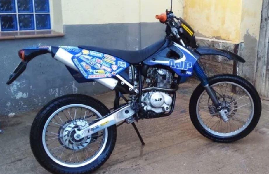 Foto 2 de AJP PR4 125cc 4T. Moto enduro