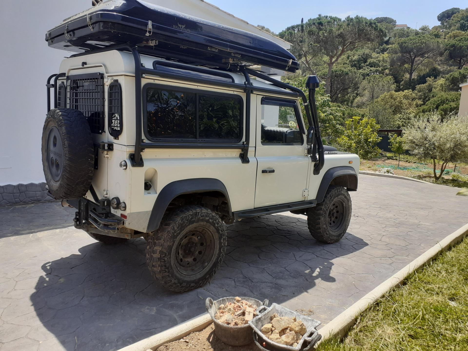 Foto 2 de Land rover defender 90 td4