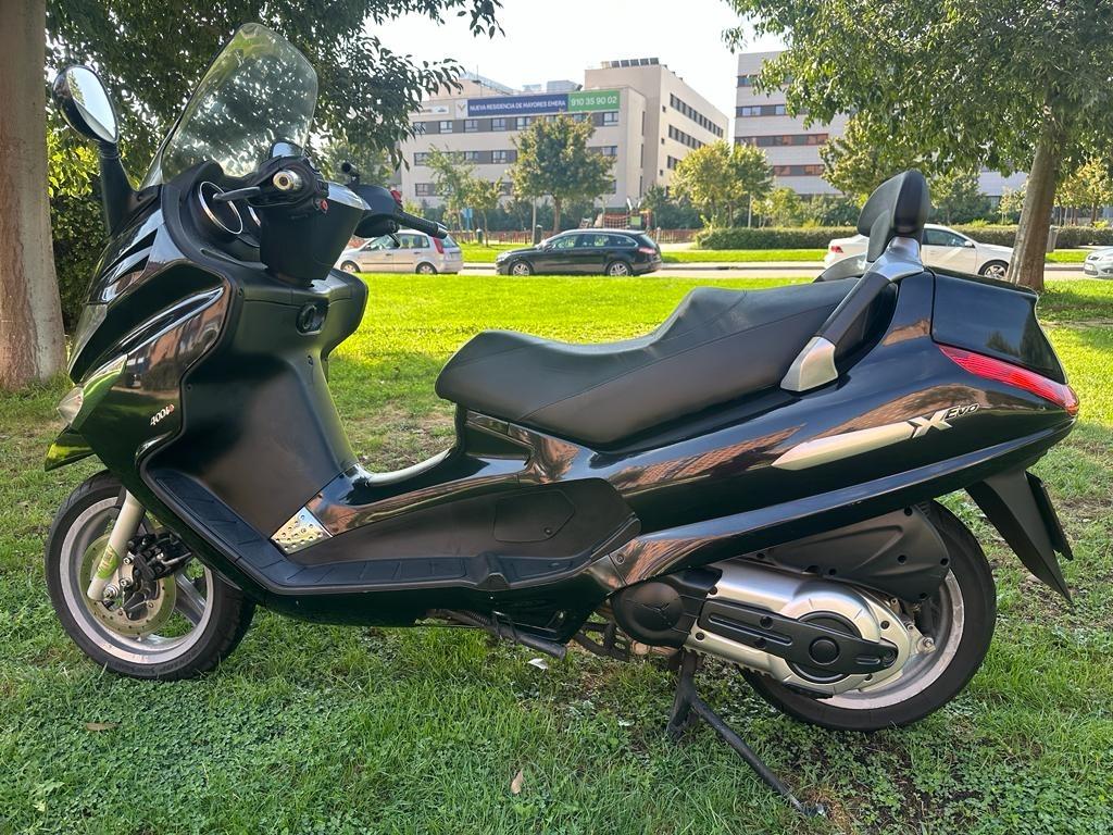 Foto 2 de Cambio Scooter Piaggio XEVO s 400cc 