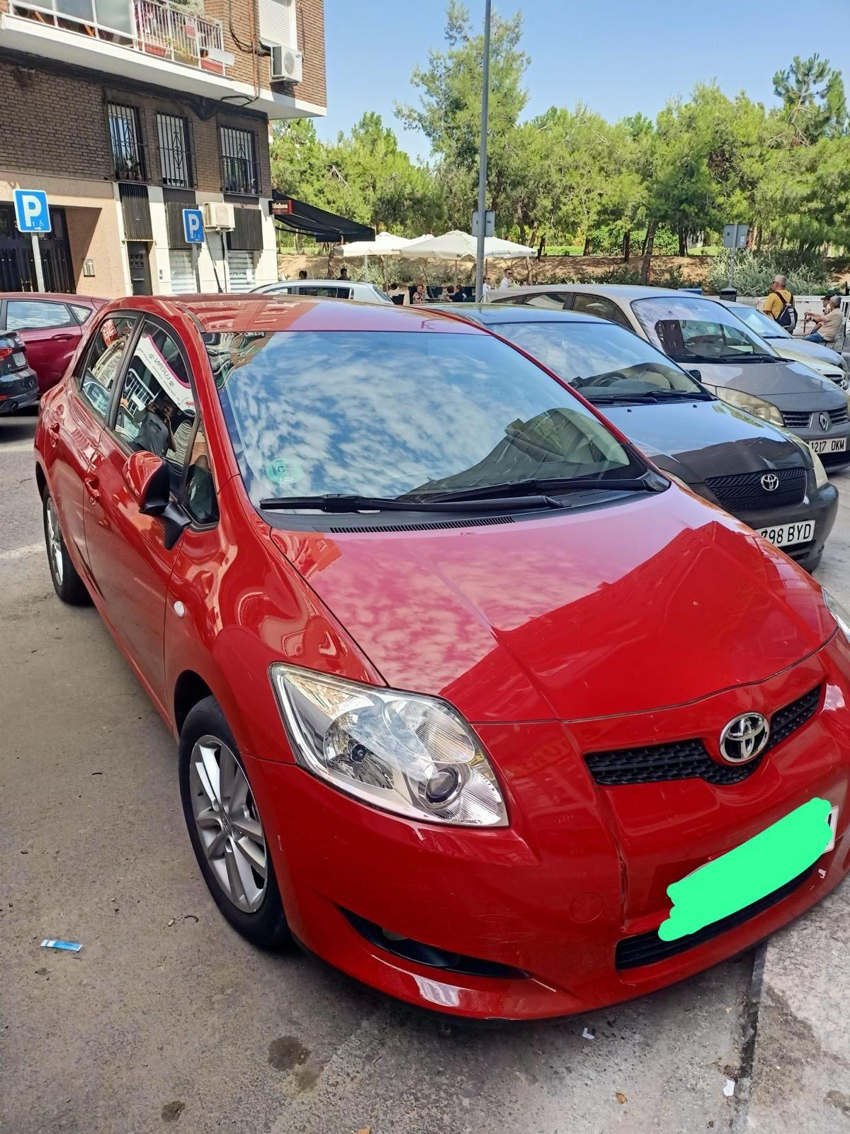 Foto de Cambio Toyota Auris 2010 por coche familiar