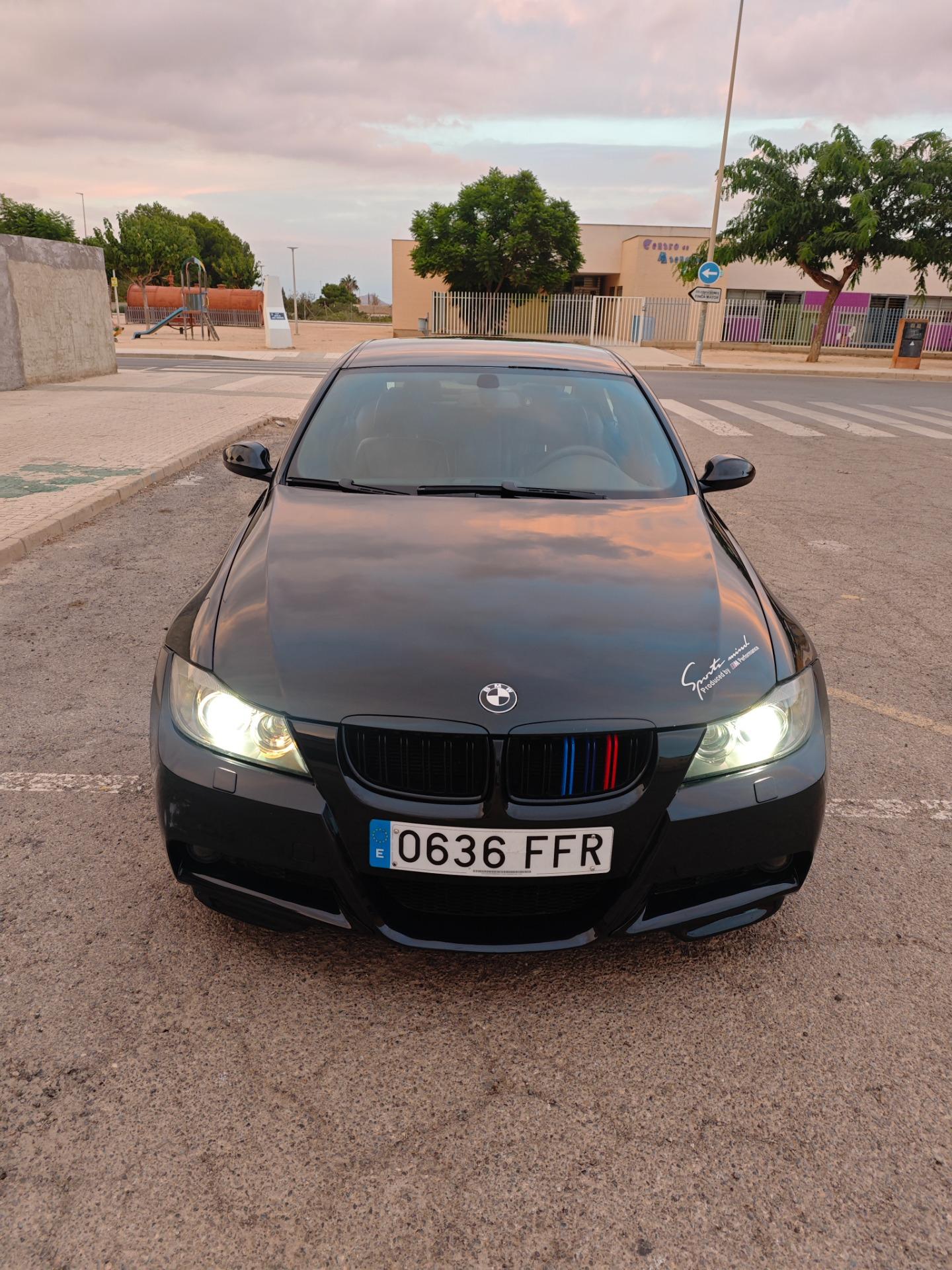 Foto de BMW 320i e90 paquete M