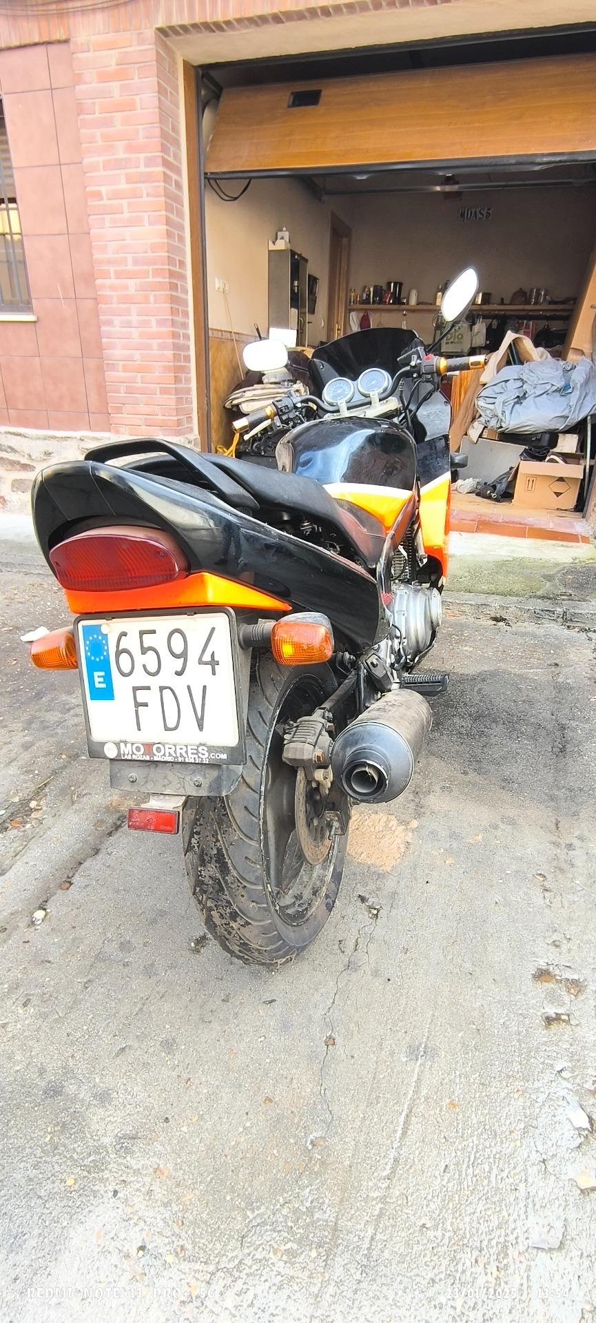 Foto de Suzuki GS500F 