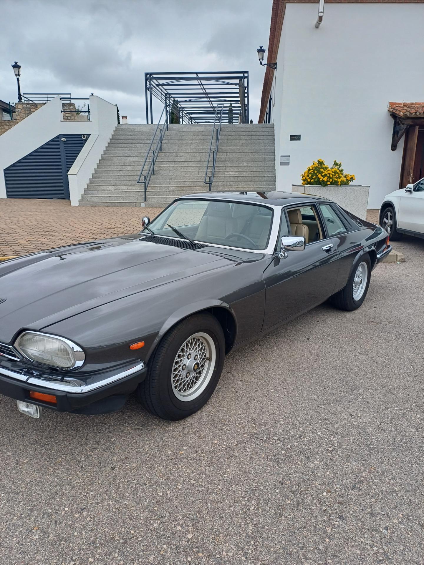 Foto 4 de Coche clasico jaguar xjs v12