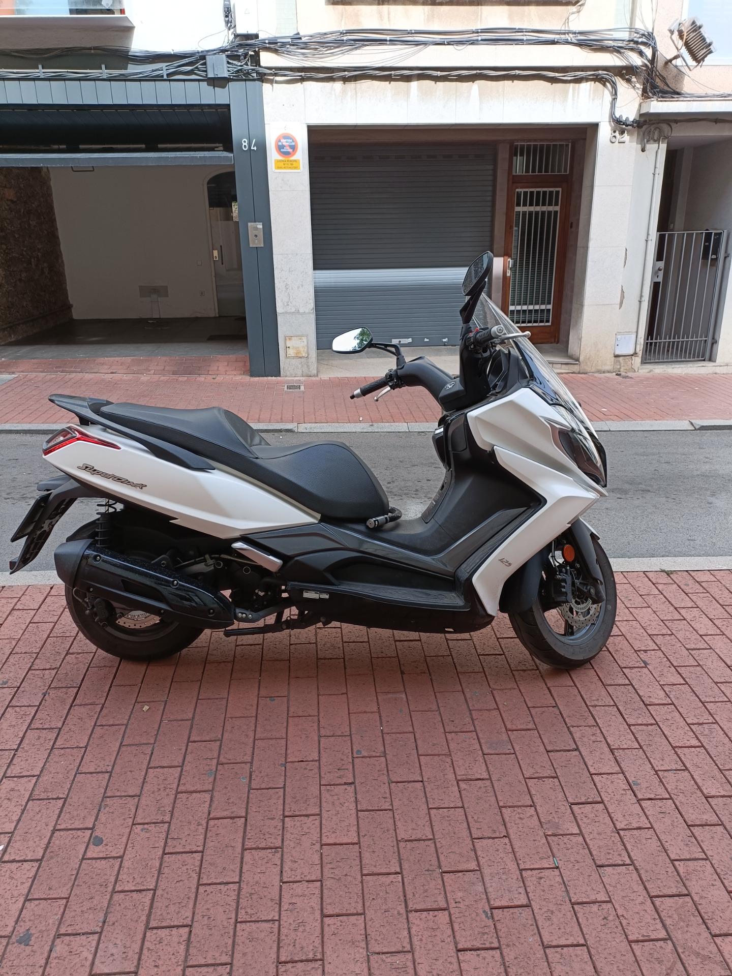 Foto 2 de MOTO KYMCO SUPERDINK 125CC