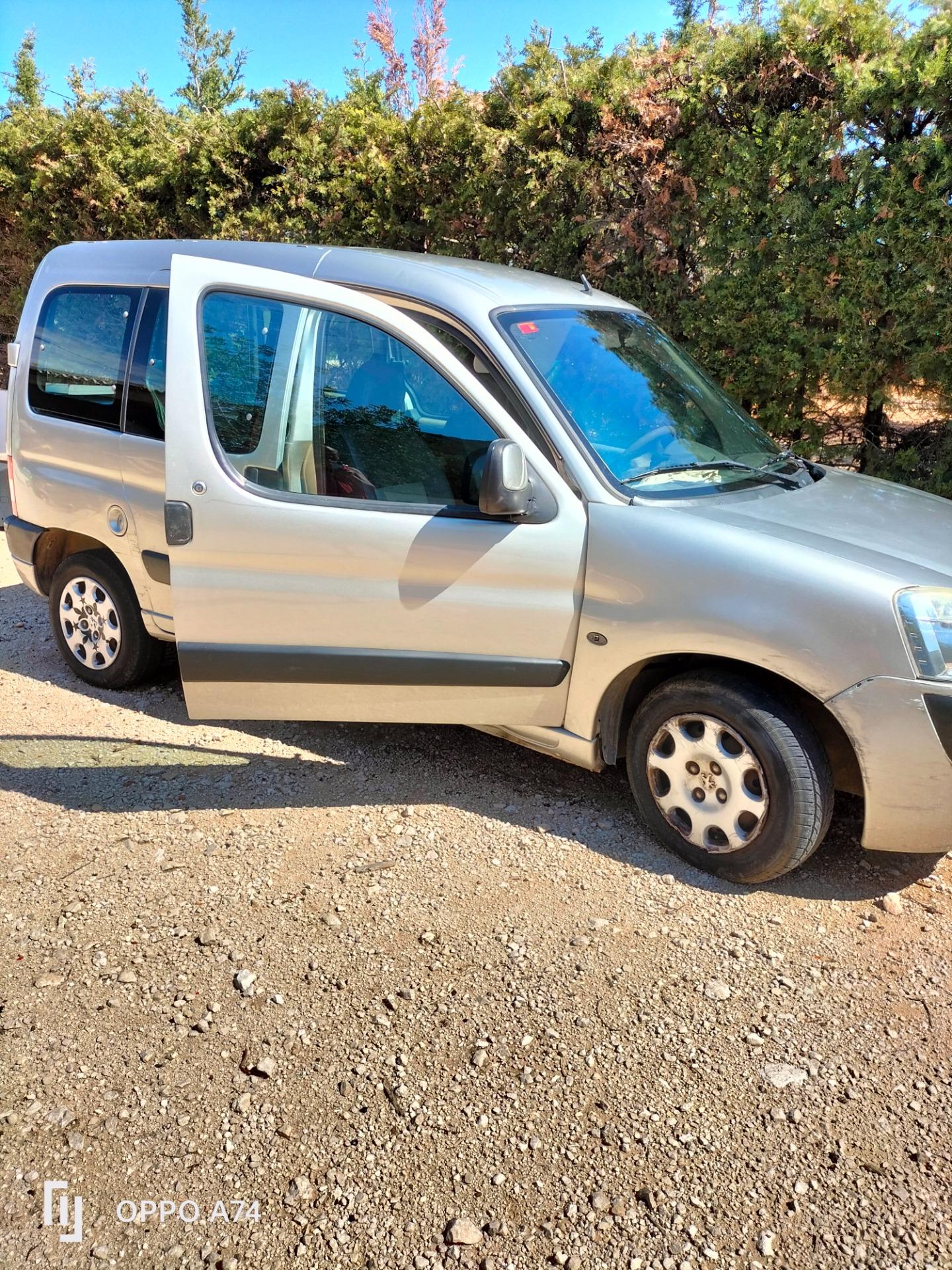 Foto 2 de Cambio Peugeot partner combi 1.6 mixto del 2009 con 100000km  