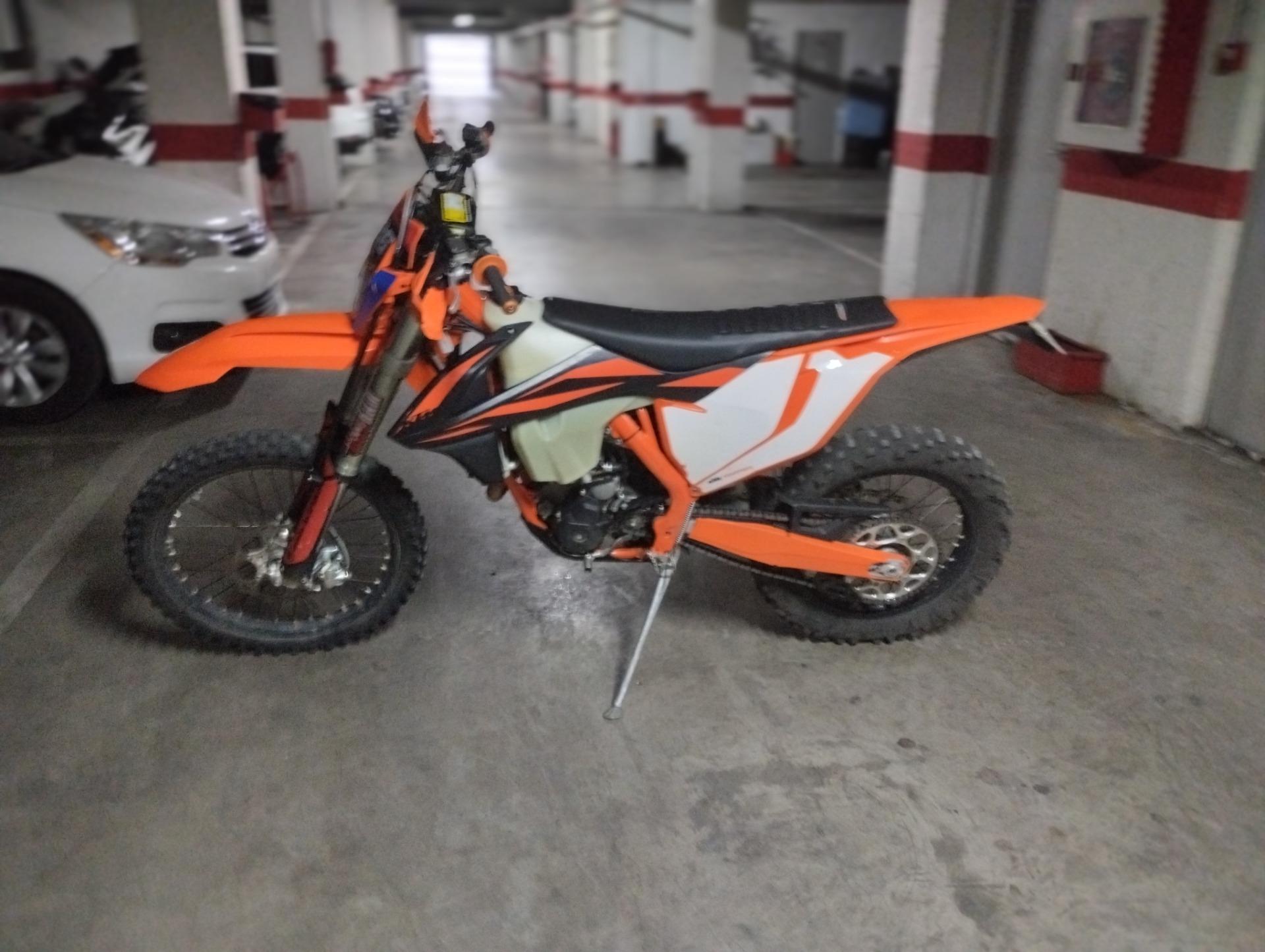 Foto 7 de Moto ktm enduro Año 2019 