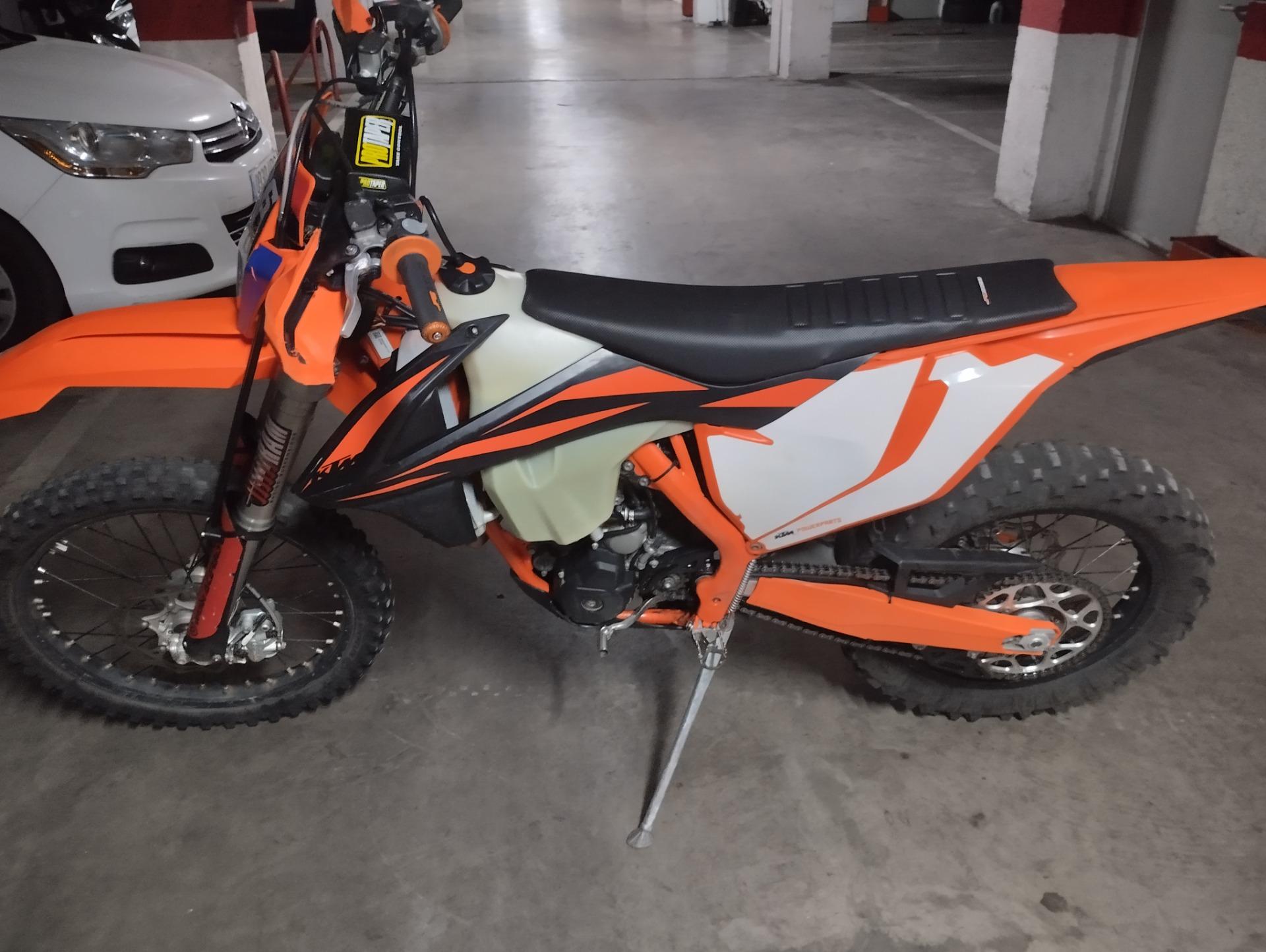 Foto 5 de Moto ktm enduro Año 2019 