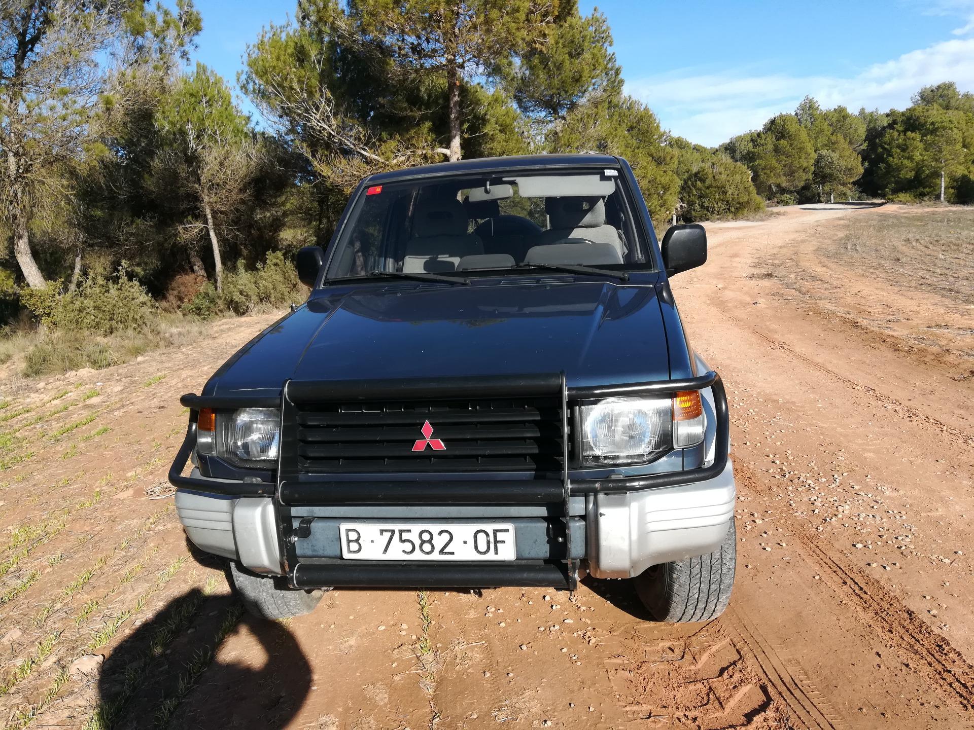 Foto de MITSUBISHI MONTERO 2.5