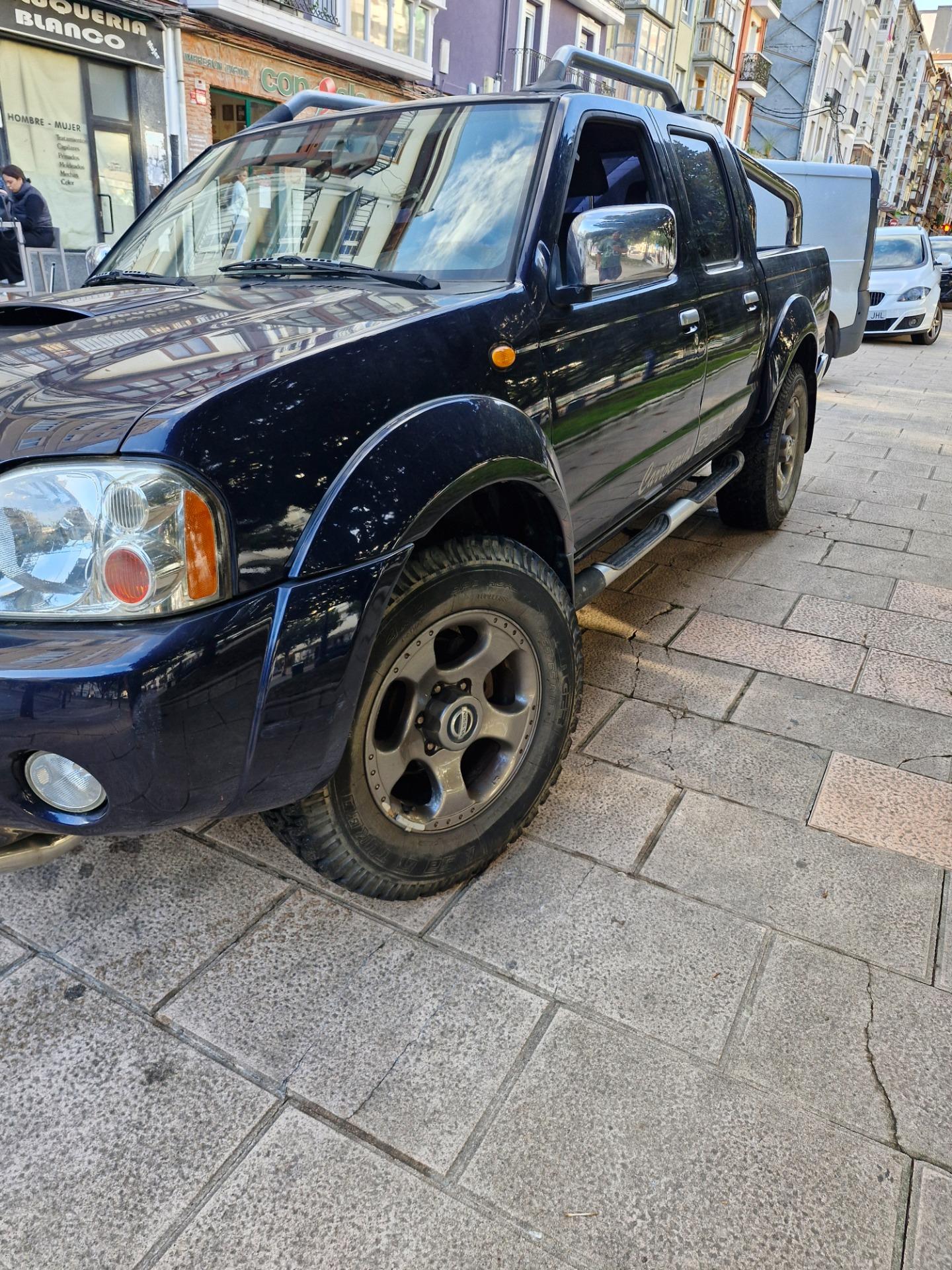 Foto 4 de Nissan Navara pickup doble cabina