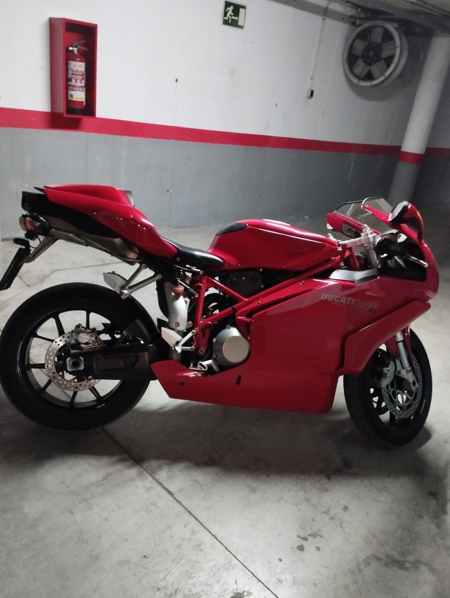 Foto 2 de Ducati 749S