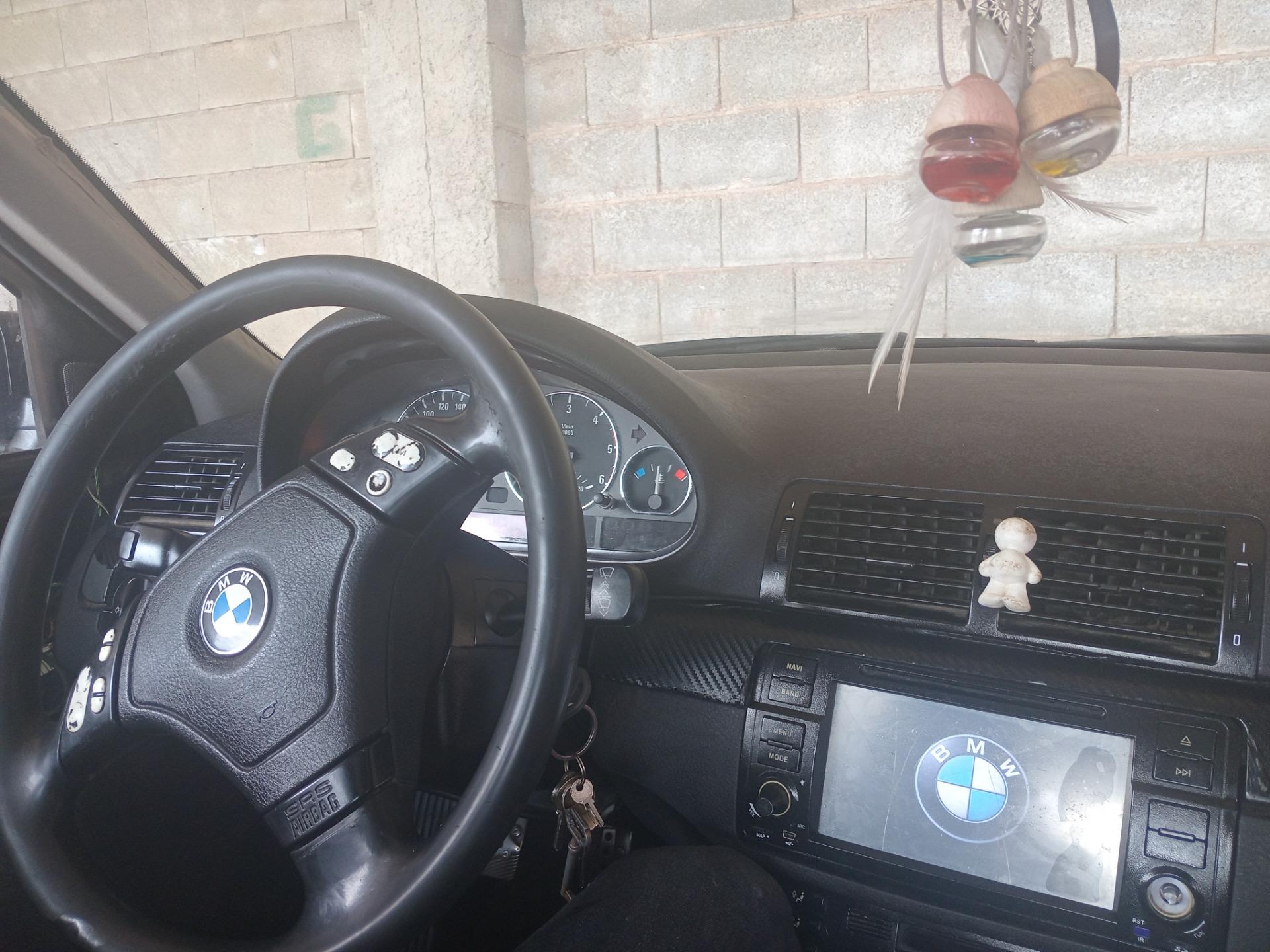 Foto 2 de Cambio bmw serie 1 un 2000 136caballos por algo mas familiar escucho ofertas 