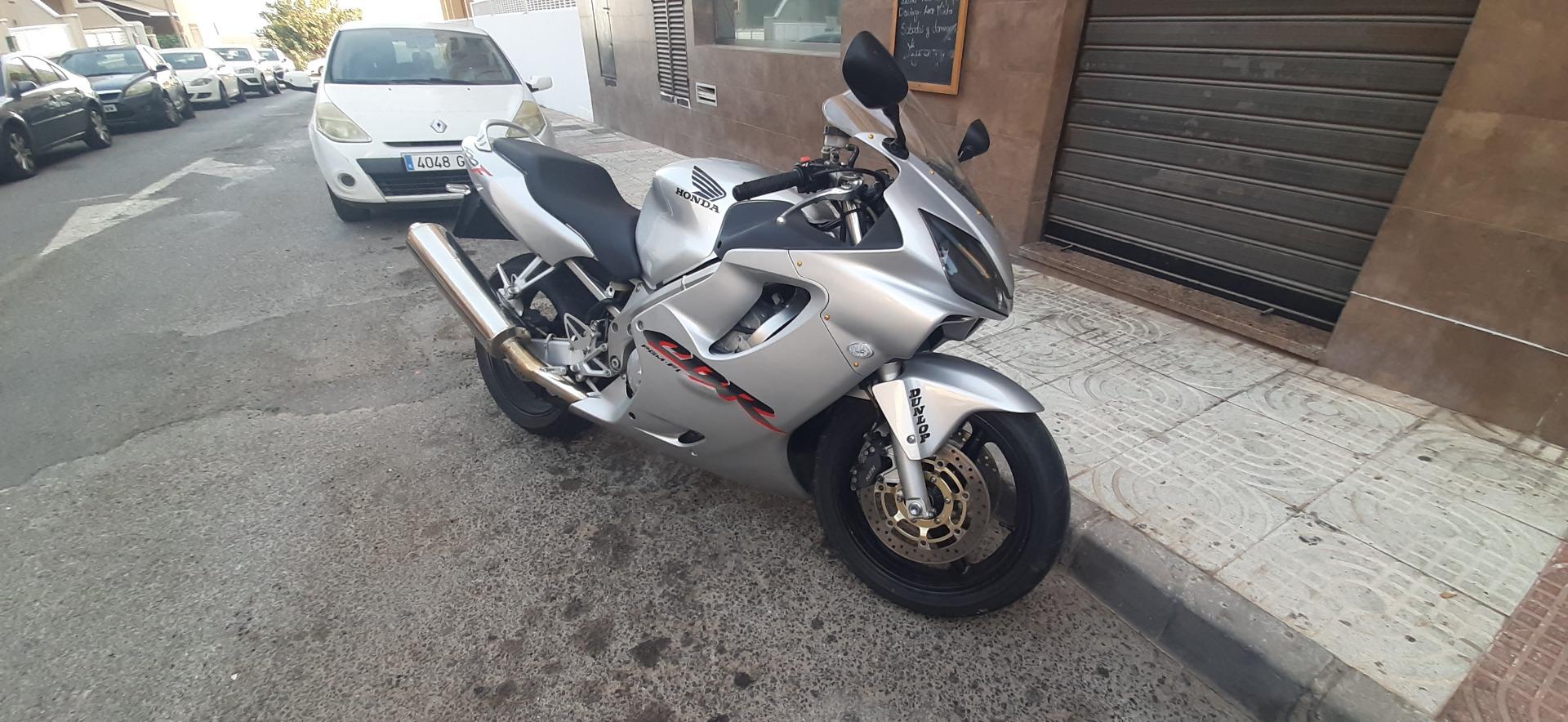 Foto 1 de Honda cbr 600f4i 