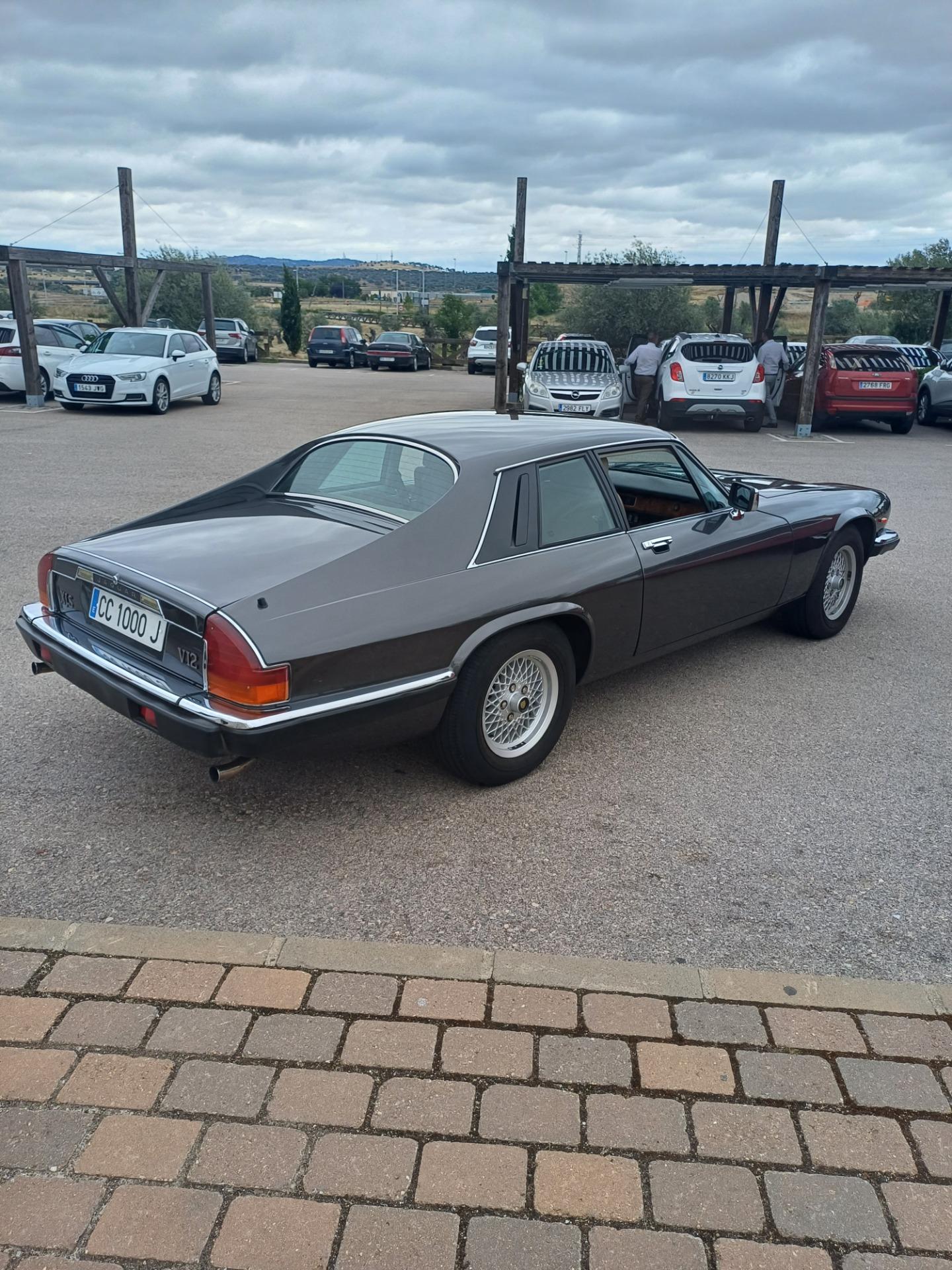 Foto 2 de Coche clasico jaguar xjs v12